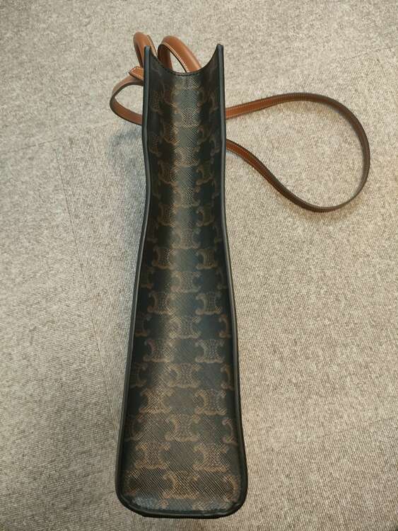 セリーヌ  （ブランドバッグ）の商品画像 - 査定依頼日：2025年3月25日 - 最高査定価格：110,000円