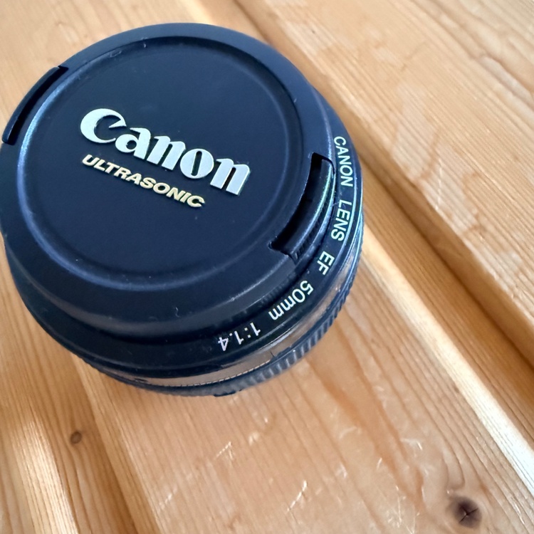キャノンレンズEF 50mm 2:1.4 ULTRASONIC（カメラ）の商品画像 - 査定依頼日：2026年5月29日 - 最高査定価格：6,100円