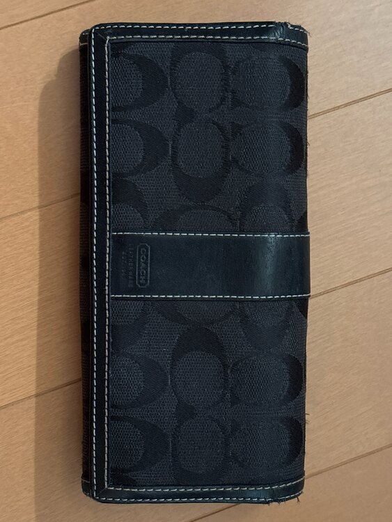 財布（ブランド財布・小物）の商品画像 - 査定依頼日：2025年3月29日 - 最高査定価格：1,000円