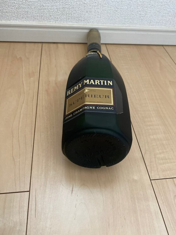 REMY MARTIN SUPERIEUR（お酒）の商品画像 - 査定依頼日：2025年2月23日 - 最高査定価格：3,500円
