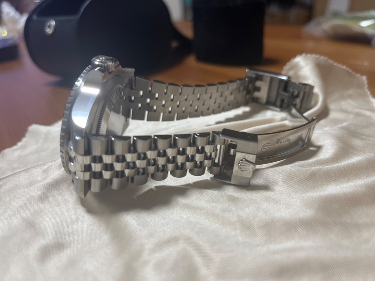 ロレックス GMTマスター 126710GRNr（高級時計）の商品画像 - 査定依頼日：2025年6月24日 - 最高査定価格：2,700,000円