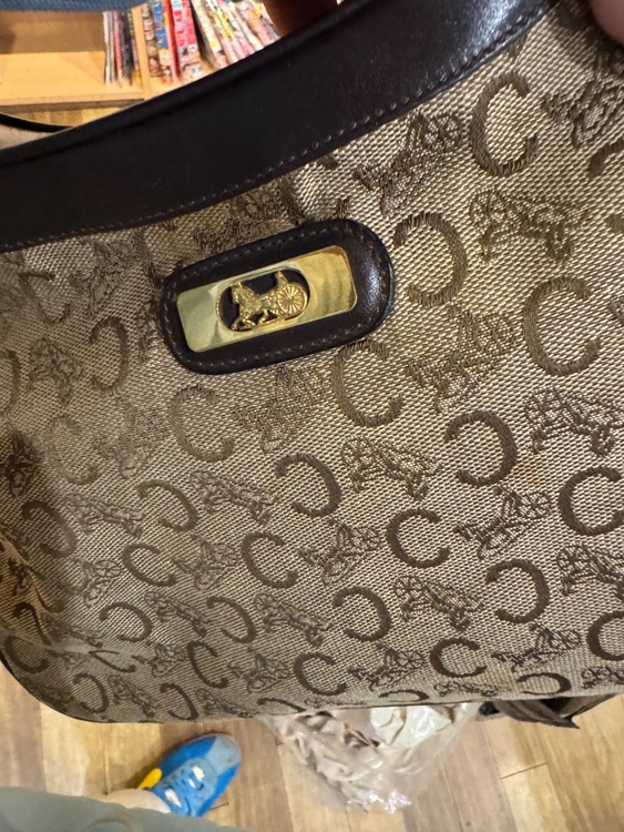 ショルダー（ブランドバッグ）の商品画像 - 査定依頼日：2025年12月13日 - 最高査定価格：8,000円