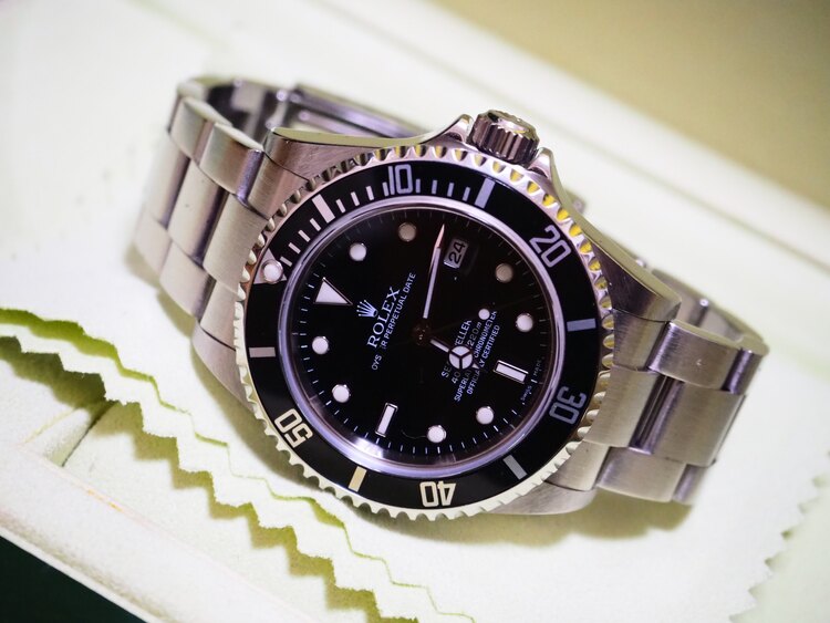 ロレックス シードゥエラー 1660（高級時計）の商品画像 - 査定依頼日：2025年1月29日 - 最高査定価格：1,280,000円