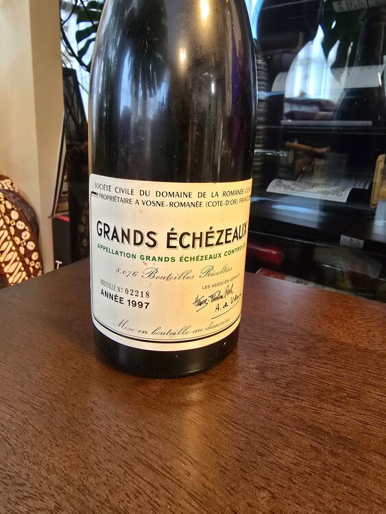 ワイン グラン・エシェゾー （お酒）の商品画像 - 査定依頼日：2025年12月21日 - 最高査定価格：300,000円