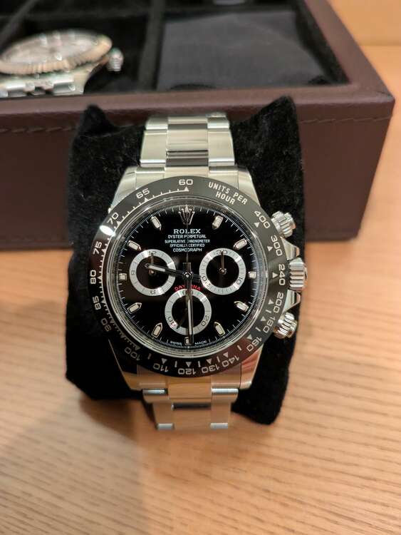 ロレックス デイトナ 116500LN（高級時計）の商品画像 - 査定依頼日：2024年12月11日 - 最高査定価格：3,700,000円