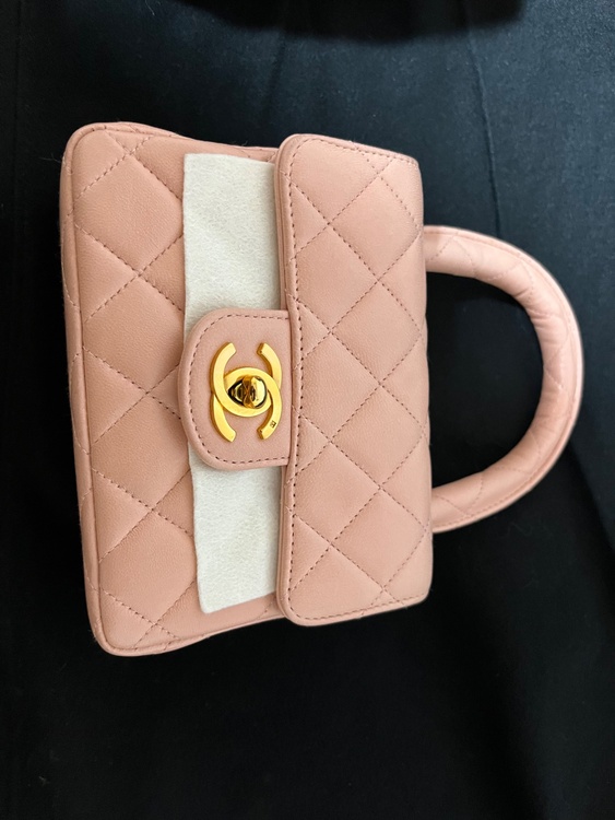 シャネル 親子バッグ ピンク ラムスキン 32番台（子バッグ未使用）（ブランドバッグ）の商品画像 - 査定依頼日：2026年3月7日 - 最高査定価格：750,000円