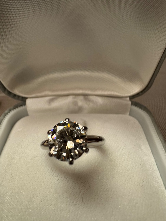 ダイヤモンドリング（宝石）の商品画像 - 査定依頼日：2025年9月24日 - 最高査定価格：1,000,000円