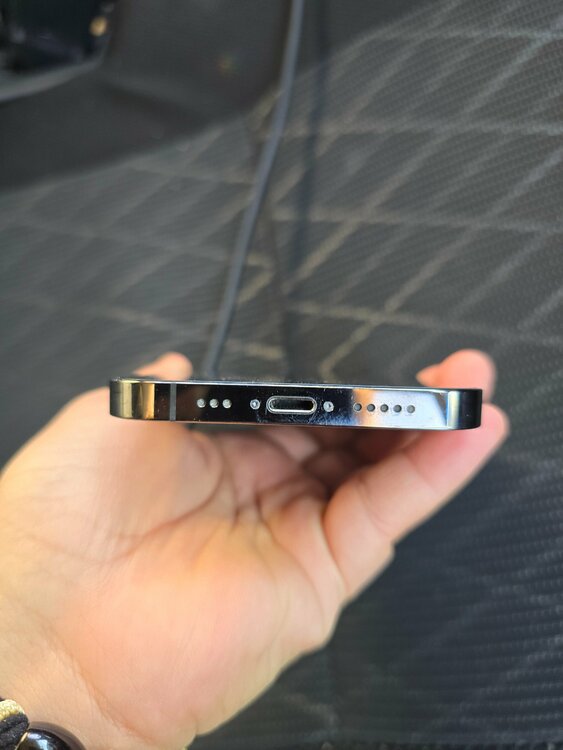 iPhone 12 Pro 128GB au（スマホ）の商品画像 - 査定依頼日：2026年4月8日 - 最高査定価格：28,000円