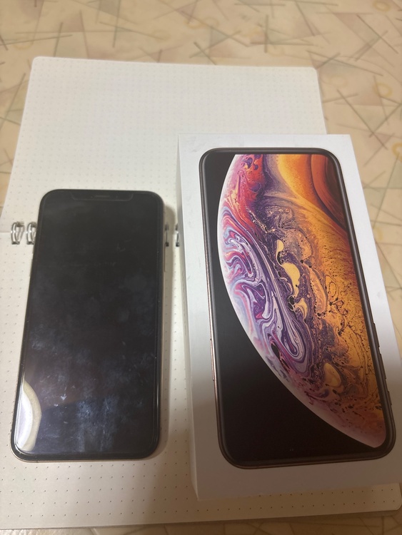 iPhoneXS（スマホ）の商品画像 - 査定依頼日：2026年10月6日 - 最高査定価格：9,000円