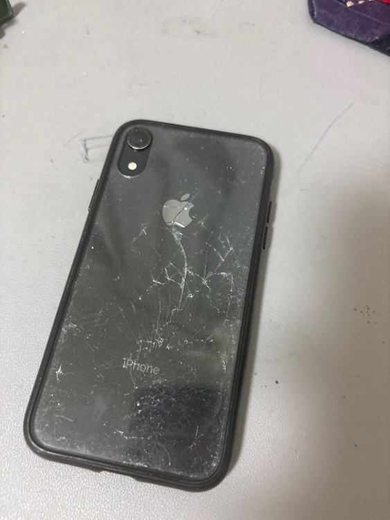 iPhone iPhoneXR 64GB docomo（スマホ）の商品画像 - 査定依頼日：2026年5月23日 - 最高査定価格：3,000円
