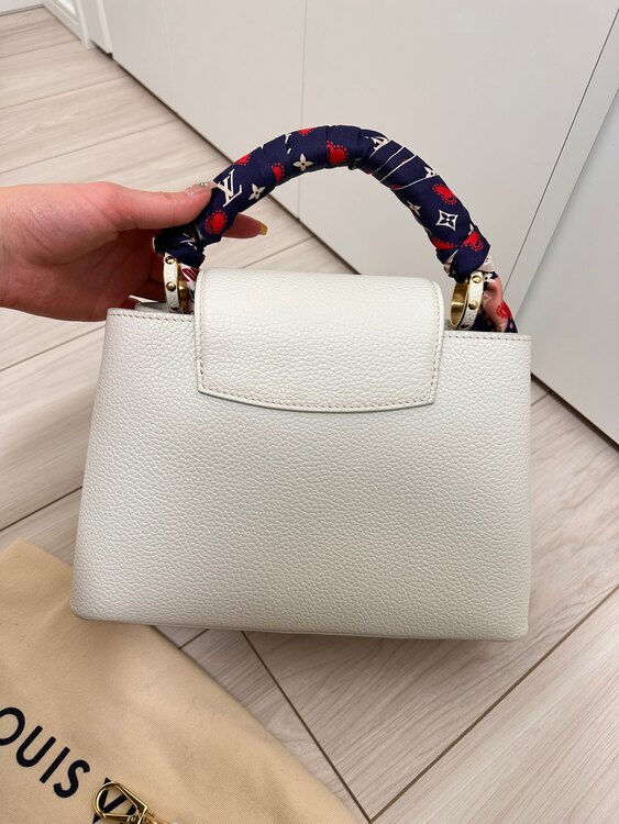 カプシーヌ（ブランドバッグ）の商品画像 - 査定依頼日：2025年5月4日 - 最高査定価格：300,000円