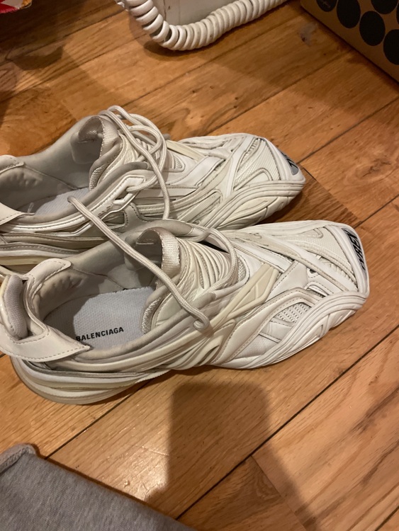 バレンシアガ  （ブランドバッグ）の商品画像 - 査定依頼日：2025年6月2日 - 最高査定価格：20,000円