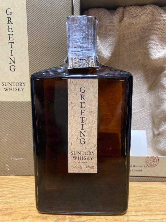 サントリーウイスキーグリーティング　ウイスキー特級　720ml 43%（お酒）の商品画像 - 査定依頼日：2025年8月19日 - 最高査定価格：8,500円
