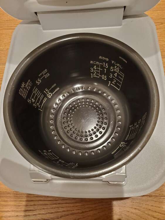 RZ-V100EM（家電）の商品画像 - 査定依頼日：2023年12月2日 - 最高査定価格：6,500円