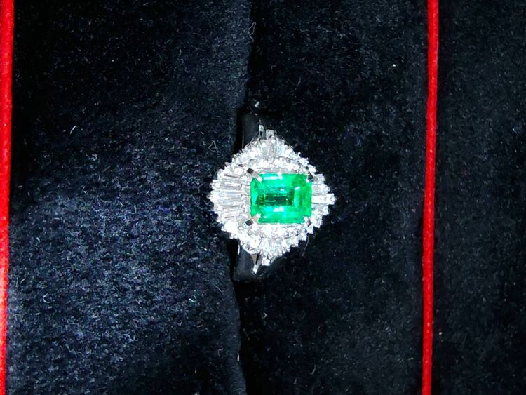 鑑定書を参照してください。　未使用品となります（宝石）の商品画像 - 査定依頼日：2025年11月12日 - 最高査定価格：200,000円