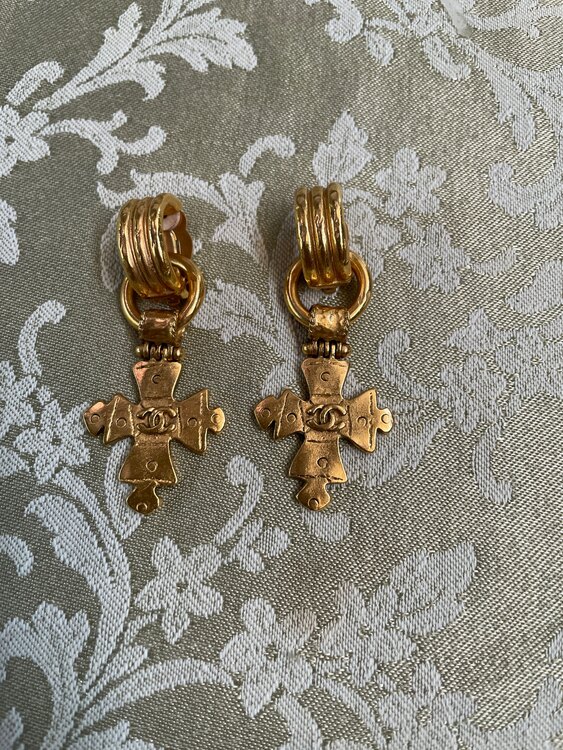 イヤリング（ブランド財布・小物）の商品画像 - 査定依頼日：2025年5月5日 - 最高査定価格：40,000円