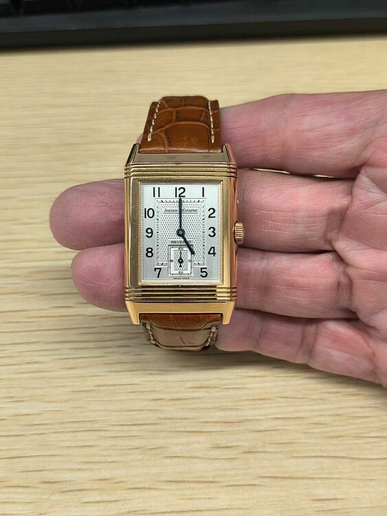 ジャガールクルト レベルソ デュオ ナイト&デイ シルバー×ブラック 270.2（高級時計）の商品画像 - 査定依頼日：2025年7月29日 - 最高査定価格：1,300,000円