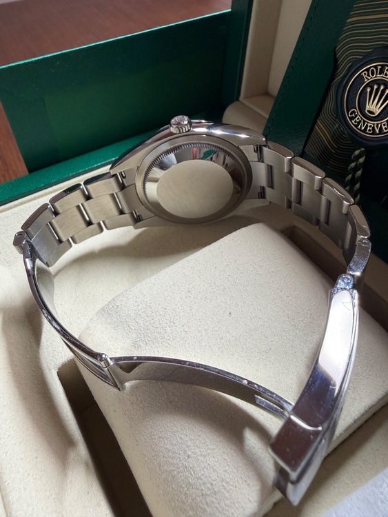 ROLEX オイスターパーペチュアル 36mm ラベンダー （高級時計）の商品画像 - 査定依頼日：2026年4月23日 - 最高査定価格：1,700,000円