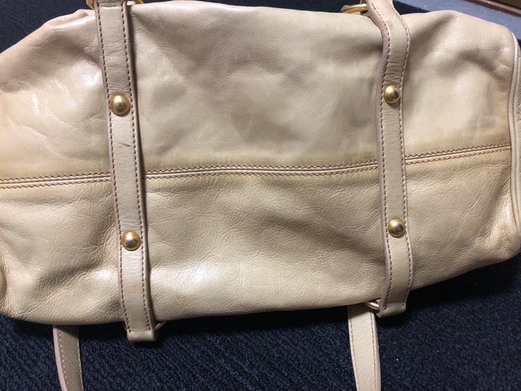 ミュウミュウ  （ブランドバッグ）の商品画像 - 査定依頼日：2026年3月19日 - 最高査定価格：50,000円