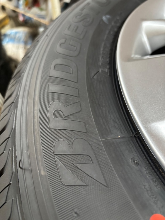 タイヤ ホイールセット 4本（カー用品）の商品画像 - 査定依頼日：2025年6月13日 - 最高査定価格：4,500円