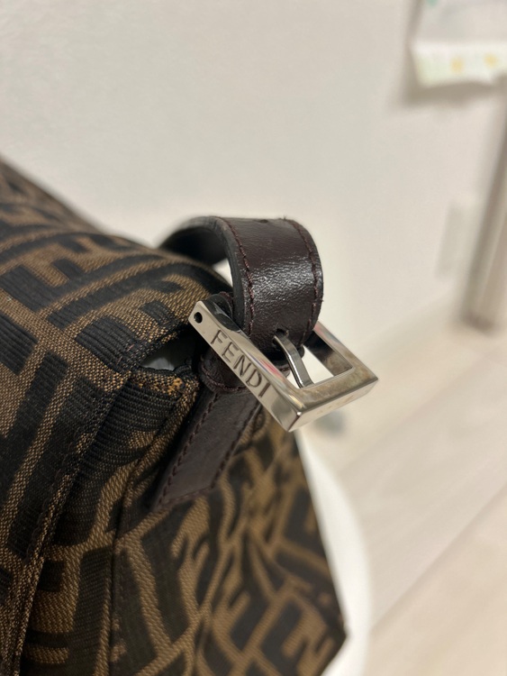 フェンディ  （ブランドバッグ）の商品画像 - 査定依頼日：2025年9月29日 - 最高査定価格：70,000円