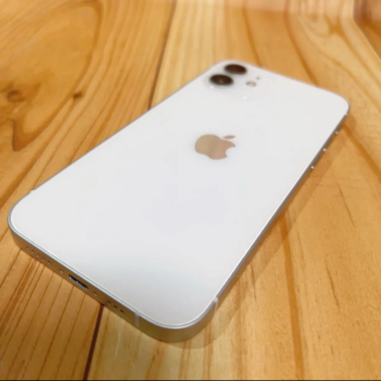 iPhone12 128gb (新品)（スマホ）の商品画像 - 査定依頼日：2025年6月3日 - 最高査定価格：30,000円
