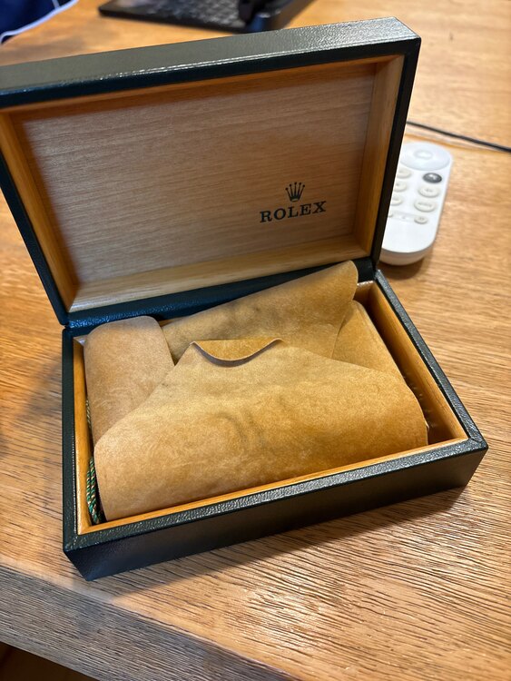 ロレックス デイトナ 1652（高級時計）の商品画像 - 査定依頼日：2025年1月25日 - 最高査定価格：4,000,000円