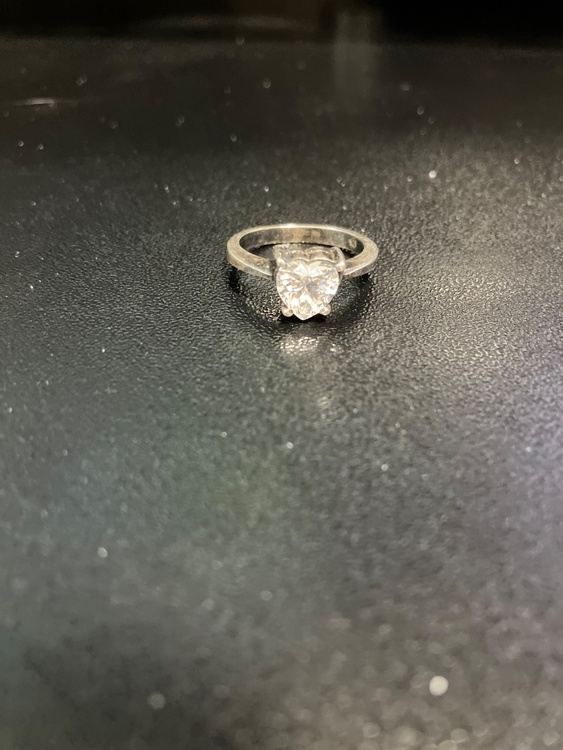 不明（金・貴金属）の商品画像 - 査定依頼日：2026年2月4日 - 最高査定価格：1,000円