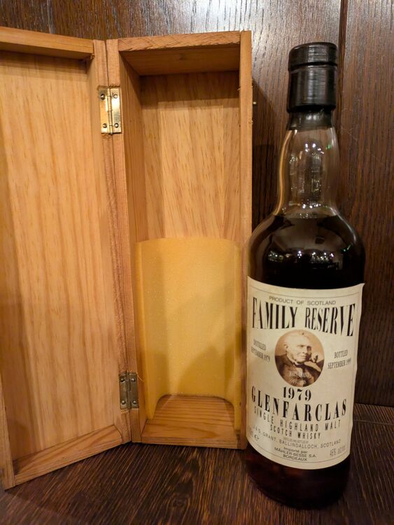 ファミリーリザーブ1979（お酒）の商品画像 - 査定依頼日：2025年8月25日 - 最高査定価格：45,000円