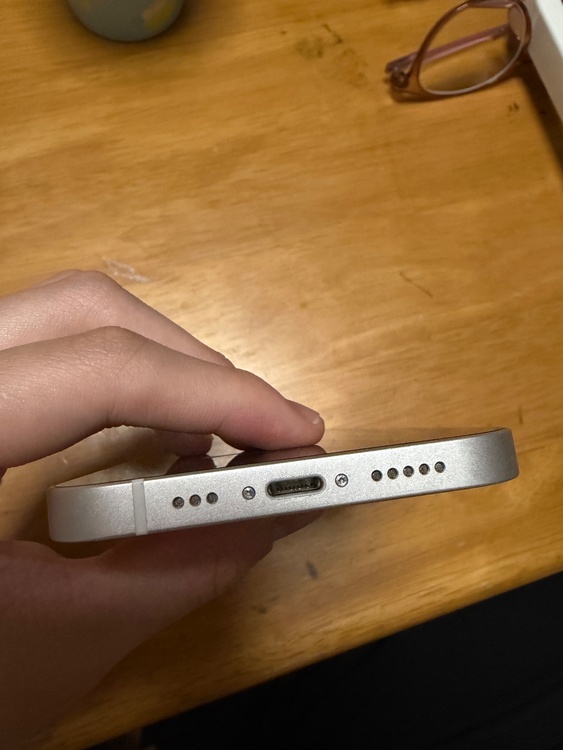 iPhone iPhone 12 64GB docomo（スマホ）の商品画像 - 査定依頼日：2026年8月29日 - 最高査定価格：20,000円