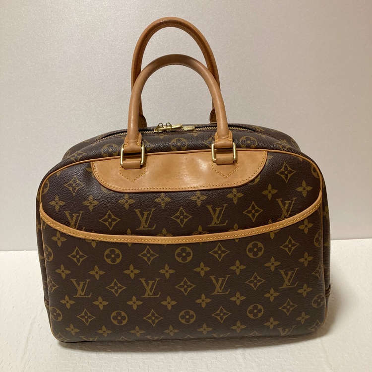 ドーヴィル（ブランドバッグ）の商品画像 - 査定依頼日：2025年11月30日 - 最高査定価格：68,000円