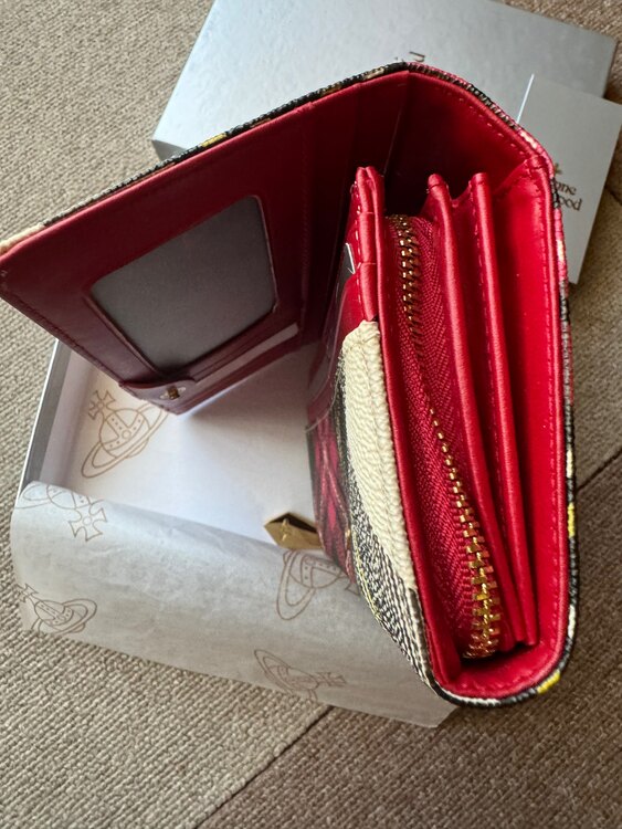 長財布（ブランド財布・小物）の商品画像 - 査定依頼日：2025年4月9日 - 最高査定価格：5,000円