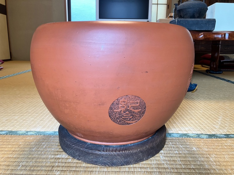 常滑焼き　火鉢（美術品・骨董品）の商品画像 - 査定依頼日：2026年6月7日 - 最高査定価格：3,000円