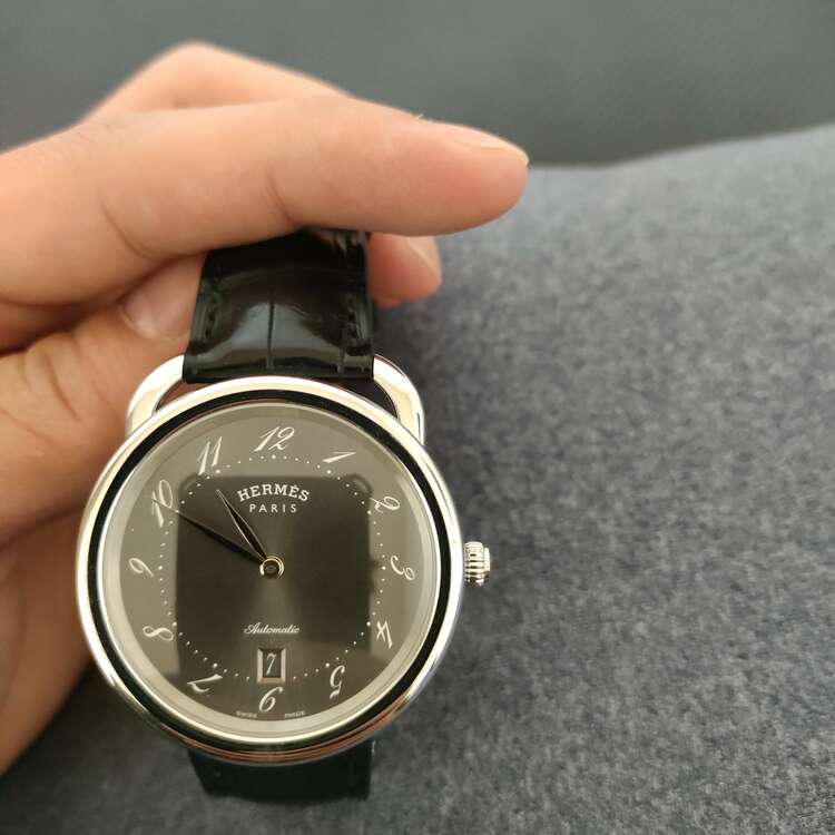 その他 その他 エルメスアルソー（高級時計）の商品画像 - 査定依頼日：2025年2月8日 - 最高査定価格：84,000円