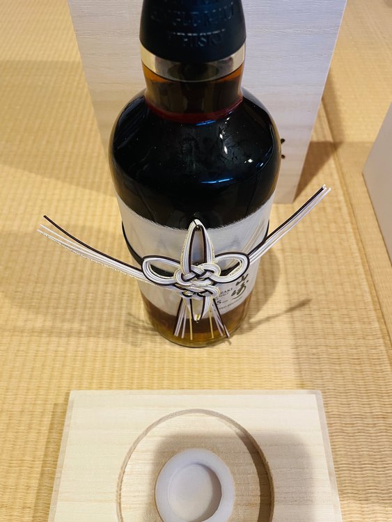 山崎25年リミテッドエディション（お酒）の商品画像 - 査定依頼日：2022年8月16日 - 最高査定価格：1,450,000円