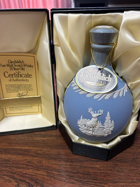 ウイスキー グレンフィディック （お酒）の商品画像 - 査定依頼日：2025年4月3日 - 最高査定価格：26,100円