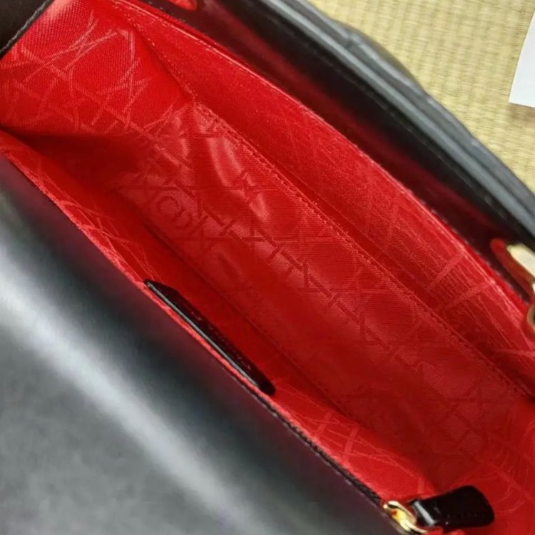 レディディオール MYABC（ブランドバッグ）の商品画像 - 査定依頼日：2023年9月1日 - 最高査定価格：400,000円