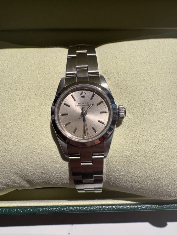 ロレックス ROLEX 67180（高級時計）の商品画像 - 査定依頼日：2025年12月16日 - 最高査定価格：500,000円