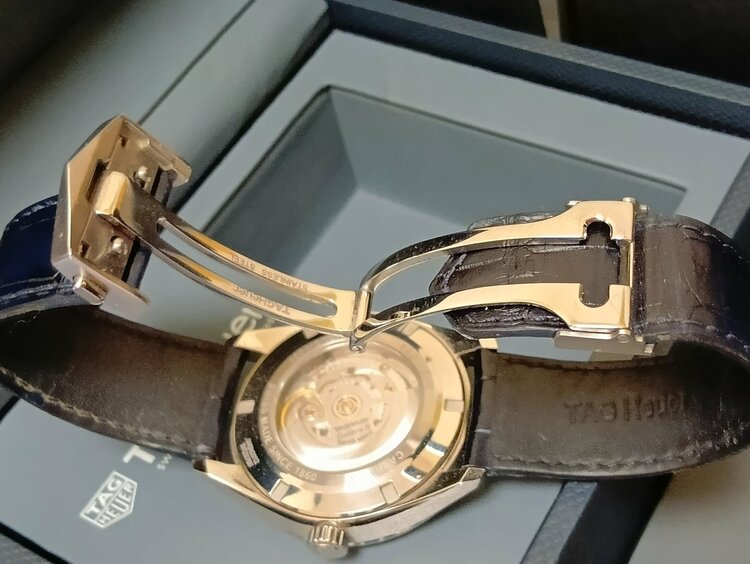 タグホイヤー カレラ キャリバー5WBN2012.FC6502（高級時計）の商品画像 - 査定依頼日：2026年3月23日 - 最高査定価格：240,000円