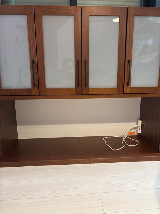 大型食器棚（食器）の商品画像 - 査定依頼日：2025年8月9日 - 最高査定価格：5,000円