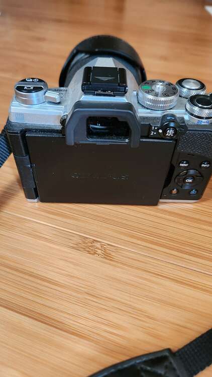 OLYMPUS（カメラ）の商品画像 - 査定依頼日：2025年4月23日 - 最高査定価格：80,000円