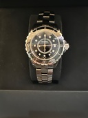 シャネル J12 H162（高級時計）の商品画像 - 査定依頼日：2025年8月20日 - 最高査定価格：350,000円