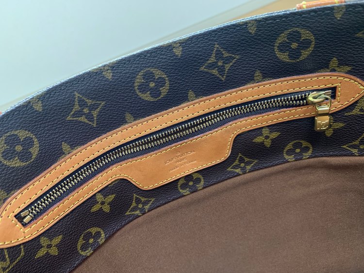 ルイヴィトン（ブランドバッグ）の商品画像 - 査定依頼日：2022年11月1日 - 最高査定価格：50,000円