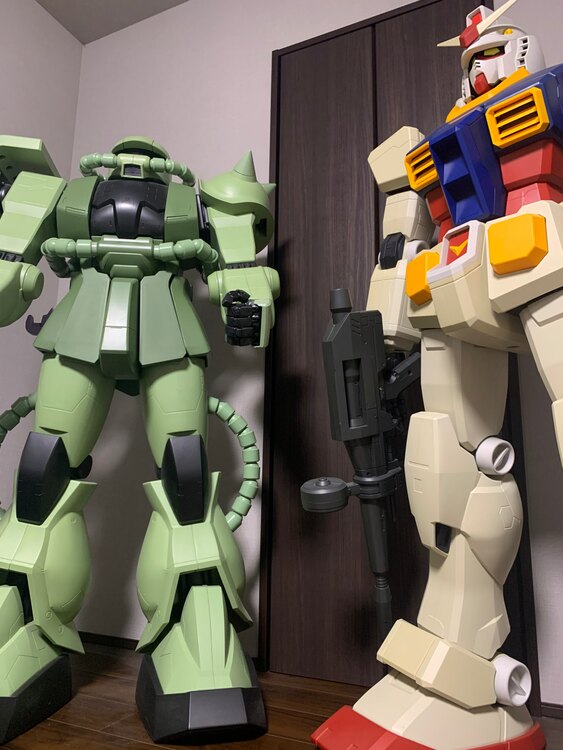 HY2M 1/12ガンダム　量産型ザク2体（フィギュア・プラモデル）の商品画像 - 査定依頼日：2025年3月18日 - 最高査定価格：1,150,000円