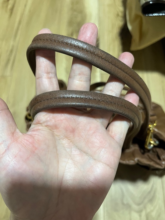 プラダショルダーバッグ（ブランドバッグ）の商品画像 - 査定依頼日：2025年9月30日 - 最高査定価格：25,000円