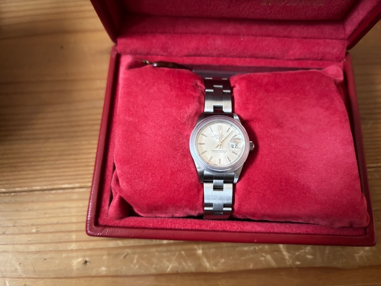 オイスターパーペチュアルデイト（高級時計）の商品画像 - 査定依頼日：2026年1月27日 - 最高査定価格：350,000円