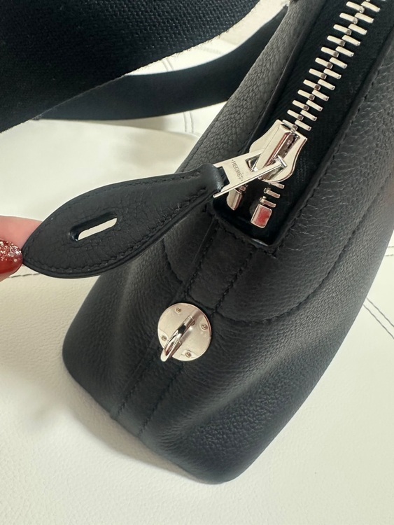 ボリード メッセンジャー（ブランドバッグ）の商品画像 - 査定依頼日：2025年11月16日 - 最高査定価格：900,000円