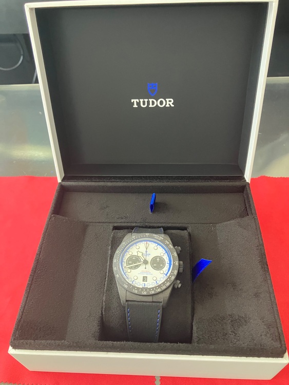 ブラックベイカーボン25（高級時計）の商品画像 - 査定依頼日：2025年9月20日 - 最高査定価格：970,000円