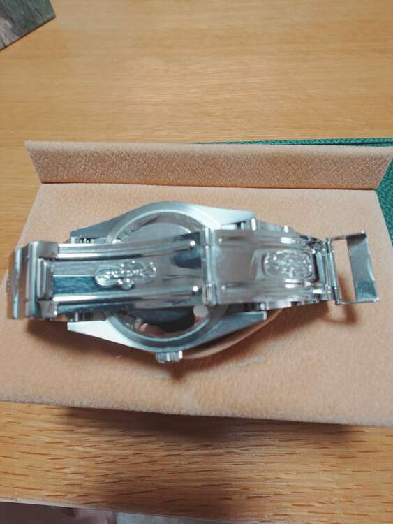 ロレックス エクスプローラー 114270（高級時計）の商品画像 - 査定依頼日：2025年4月23日 - 最高査定価格：800,000円