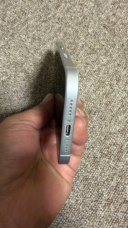 iPhone 16 128GB SIMフリー（スマホ）の商品画像 - 査定依頼日：2026年4月1日 - 最高査定価格：80,000円